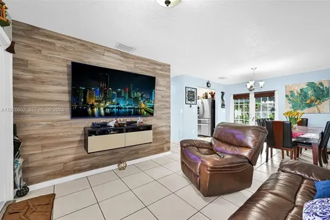 4020 E 10th Avenue Hialeah FL 33013