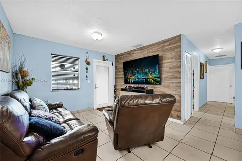4020 E 10th Avenue Hialeah FL 33013