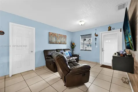 4020 E 10th Avenue Hialeah FL 33013
