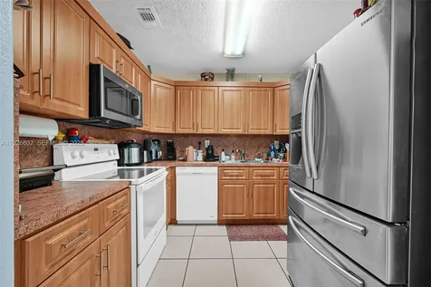 4020 E 10th Avenue Hialeah FL 33013