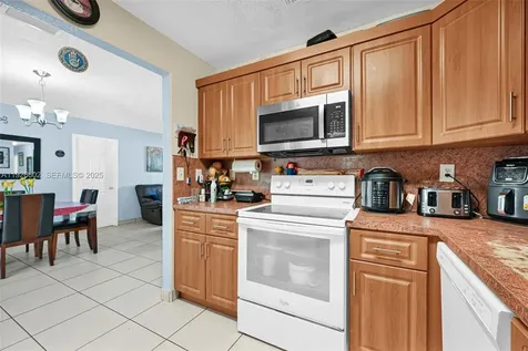 4020 E 10th Avenue Hialeah FL 33013