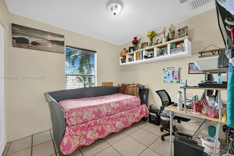 4020 E 10th Avenue Hialeah FL 33013