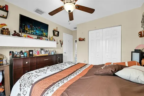 4020 E 10th Avenue Hialeah FL 33013
