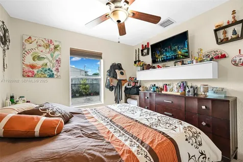 4020 E 10th Avenue Hialeah FL 33013