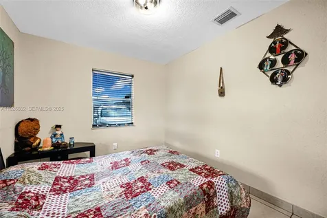 4020 E 10th Avenue Hialeah FL 33013