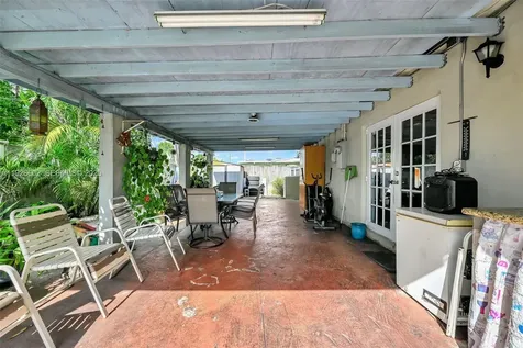 4020 E 10th Avenue Hialeah FL 33013