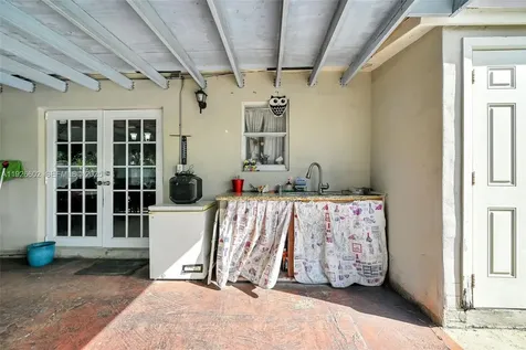 4020 E 10th Avenue Hialeah FL 33013