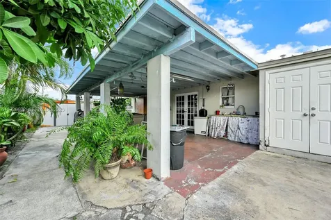 4020 E 10th Avenue Hialeah FL 33013