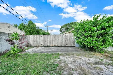 4020 E 10th Avenue Hialeah FL 33013