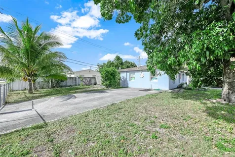 4020 E 10th Avenue Hialeah FL 33013