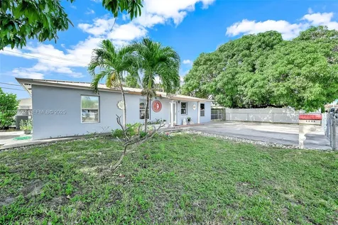 4020 E 10th Avenue Hialeah FL 33013