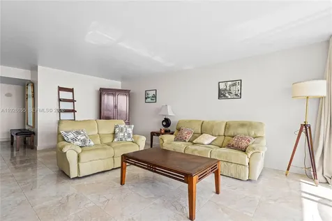 18011 Biscayne Boulevard Aventura FL 33160
