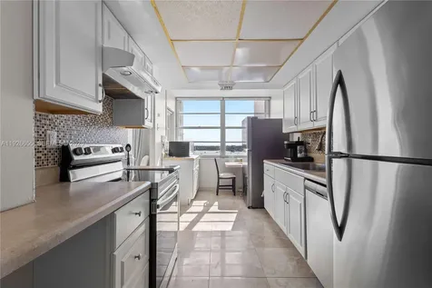 18011 Biscayne Boulevard Aventura FL 33160