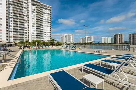 18011 Biscayne Boulevard Aventura FL 33160