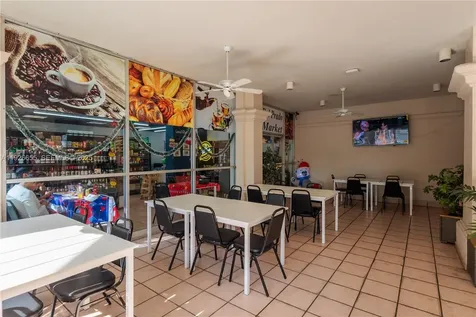 18011 Biscayne Boulevard Aventura FL 33160