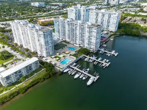18011 Biscayne Boulevard Aventura FL 33160