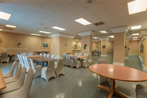 18011 Biscayne Boulevard Aventura FL 33160