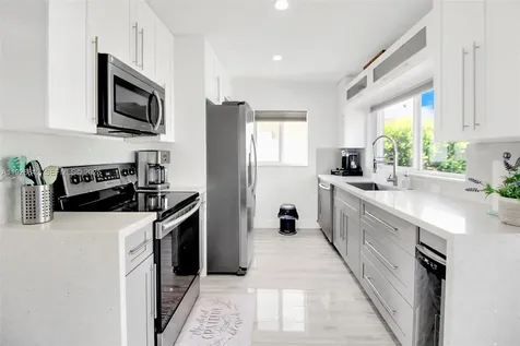 201 NW 51st Court Oakland Park FL 33309