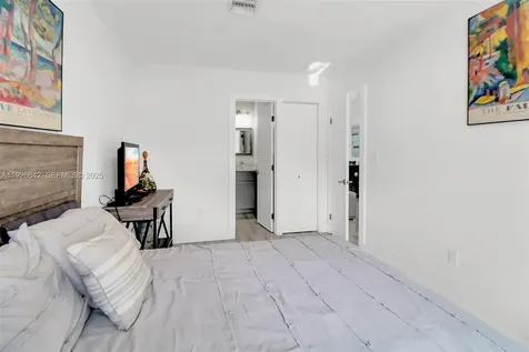 201 NW 51st Court Oakland Park FL 33309