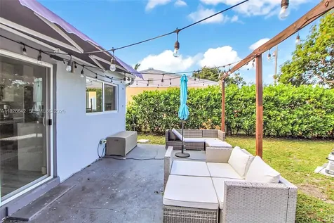 201 NW 51st Court Oakland Park FL 33309