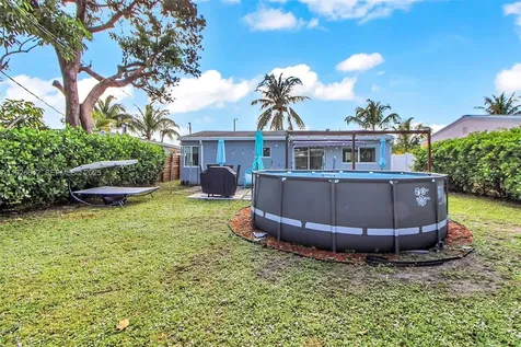 201 NW 51st Court Oakland Park FL 33309