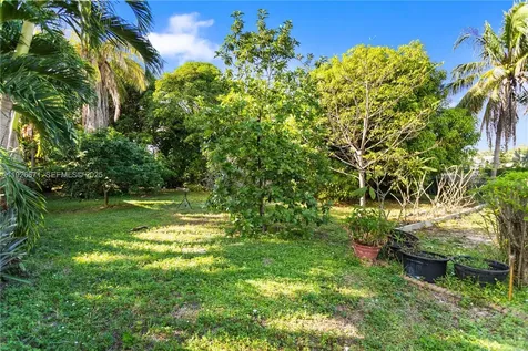 425 NW 7th Terrace Fort Lauderdale FL 33311