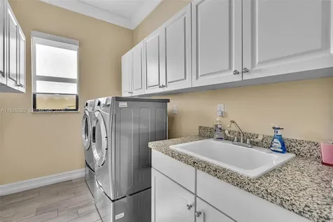 9172 E Leon Circle E Parkland FL 33076