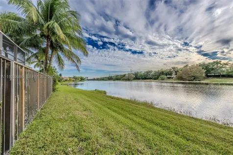 2893 Oakbrook Drive Weston FL 33332