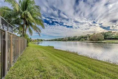 2893 Oakbrook Drive Weston FL 33332