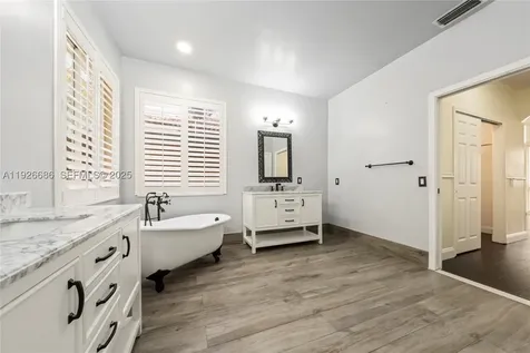 2893 Oakbrook Drive Weston FL 33332
