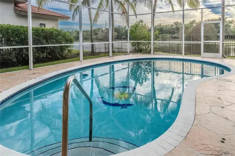 2893 Oakbrook Drive Weston FL 33332