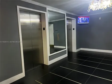5225 Collins Avenue Miami Beach FL 33140