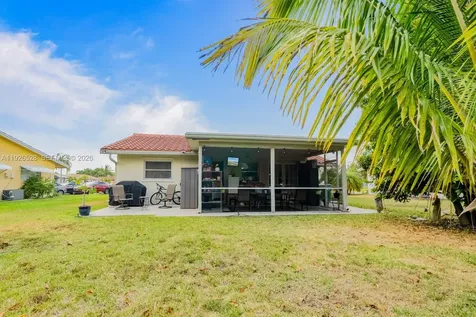 7002 NW 95th Avenue Tamarac FL 33321