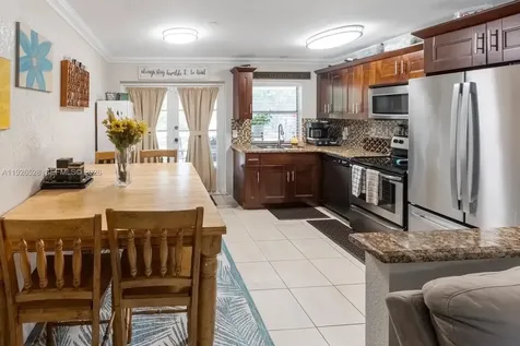 7002 NW 95th Avenue Tamarac FL 33321