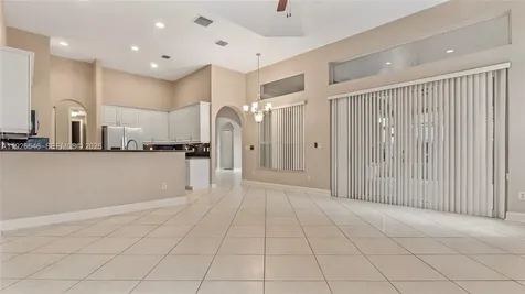 7116 W Pinecreek Way Coconut Creek FL 33073