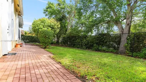7116 W Pinecreek Way Coconut Creek FL 33073