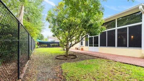 7116 W Pinecreek Way Coconut Creek FL 33073