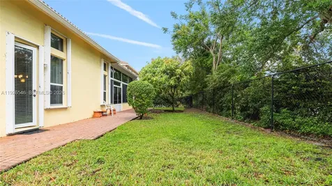 7116 W Pinecreek Way Coconut Creek FL 33073