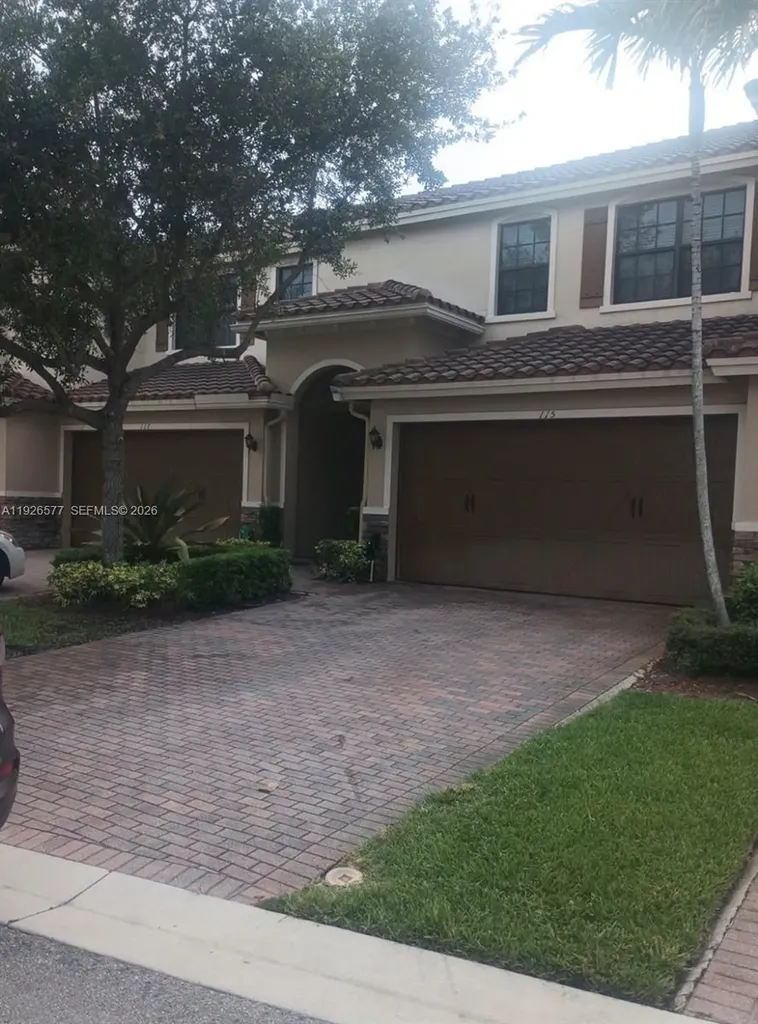 115 E Riverwalk Circle E Plantation FL 33325