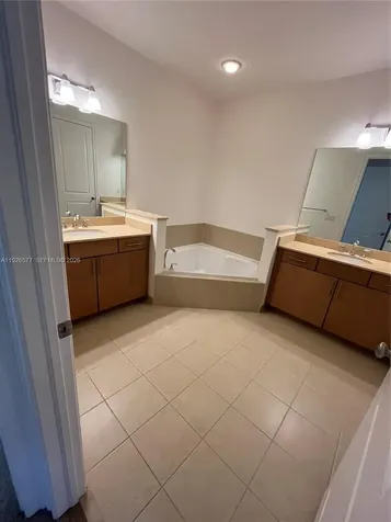 115 E Riverwalk Circle E Plantation FL 33325