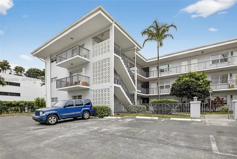 2600 S Ocean Drive Hollywood FL 33019