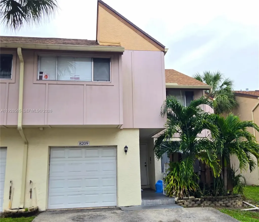 8209 NW 8th Street Plantation FL 33324