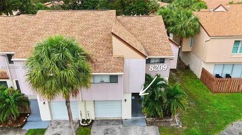 8209 NW 8th Street Plantation FL 33324