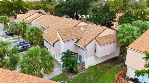 8209 NW 8th Street Plantation FL 33324