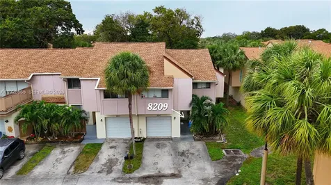 8209 NW 8th Street Plantation FL 33324