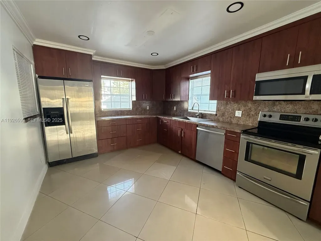 501 S 61st Terrace Hollywood FL 33023