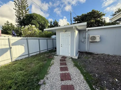 501 S 61st Terrace Hollywood FL 33023