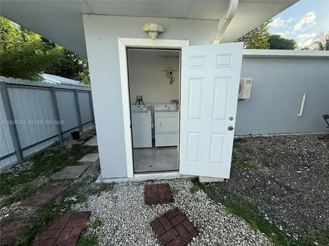 501 S 61st Terrace Hollywood FL 33023