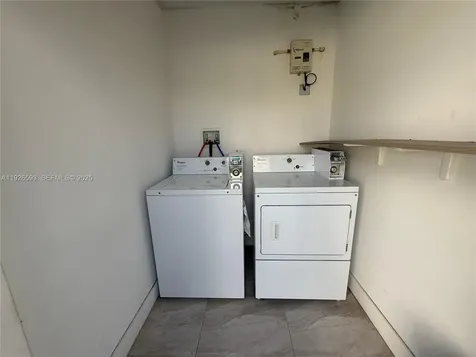 501 S 61st Terrace Hollywood FL 33023