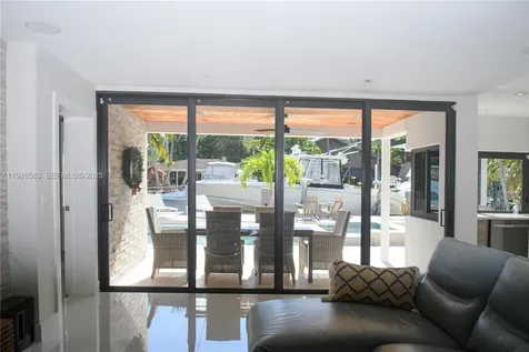 2734 SE 14th Street Pompano Beach FL 33062